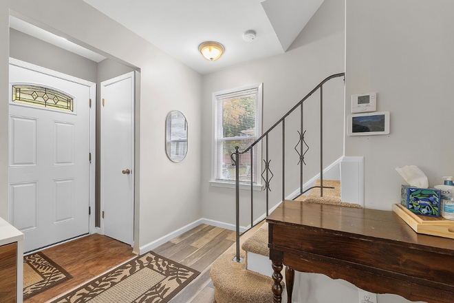 Front Entry - 3 Bed, 1.5 Bathroom, 2 Car GarageHome