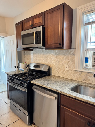 kitchen - Two bed with in unit laundry. Near campus and Miriam Hospital. Apartments