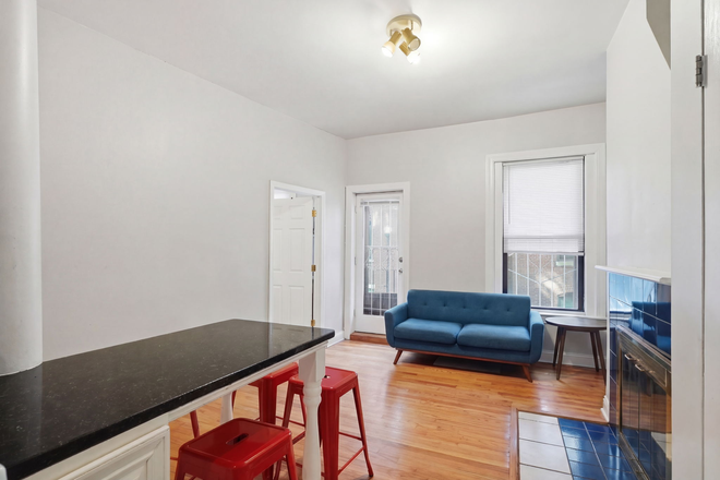 . - *NO BROKERS FEE!* 3 Bed / 1 Bath avail. 9/1/26!