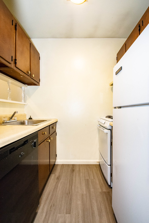 Kitchen - 403/405 S Walnut Street - 1 bedroom- 2 person apartment