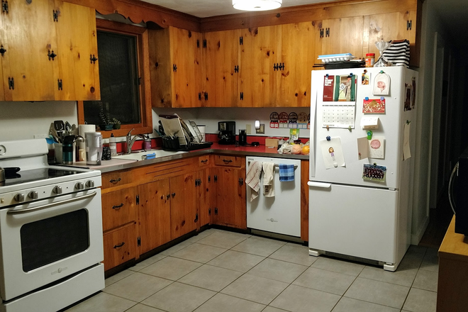 Kitchen - Utilities included, walk to UMass, flexible start/end dates House