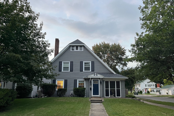 Street view- you can see the dome through the trees at night! - Home (Almost) Under the Dome: 3 Blocks to Main Entrance
