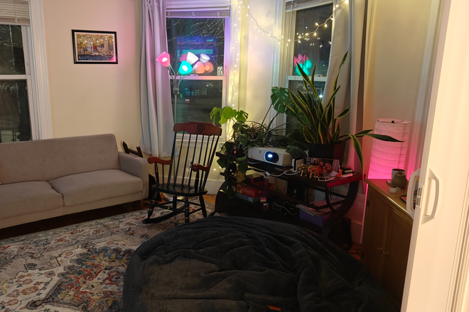 Living Room - 1BR in 2BR with Dishwasher <5 min. from Porter Square T Apartments