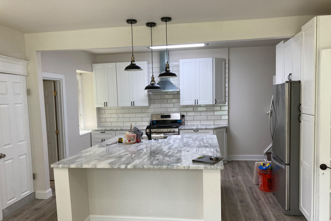 Kitchen - Renovated 7 Bedroom- Walkable to Campus! Top Landlord/SJU Alum House