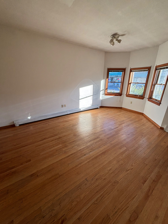 Living Area - Apartment Near Tufts University and Green Line/JCC