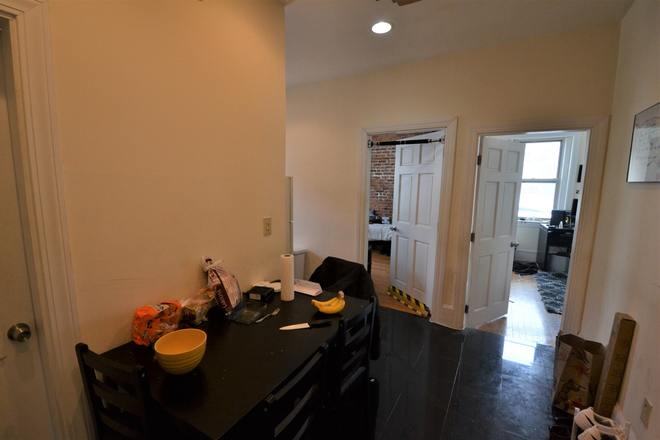 common area - NO BROKER FEE..Hemenway St. 3 bedroom Apartments