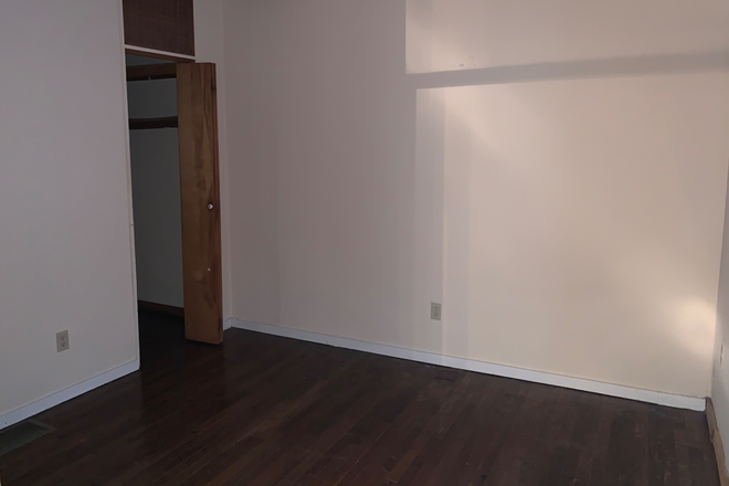 Bedroom 1 - 2B/2B apartment at 2626 Euclid ave