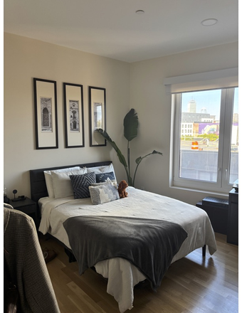 Bedroom - Room 10 min walk to Northeastern in a 3 bed, 1.5 bath - 1333 rent (March 2026 - August 2026) Apartments