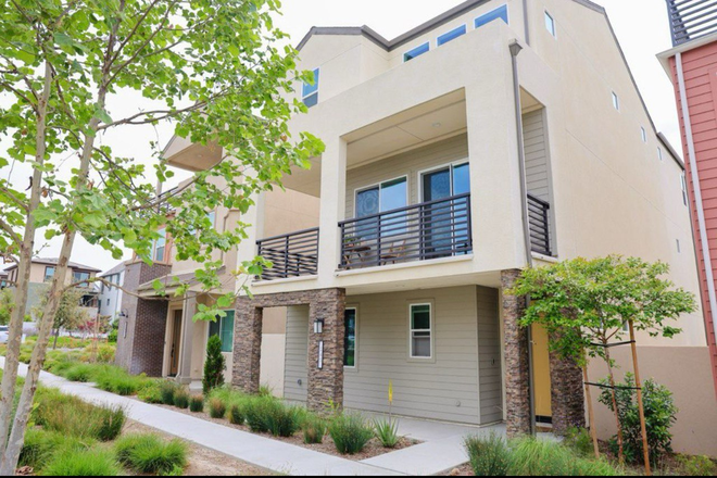 outside street - Brand-new 2024 detached condo in Irvine’s Great Park, 4 bed room