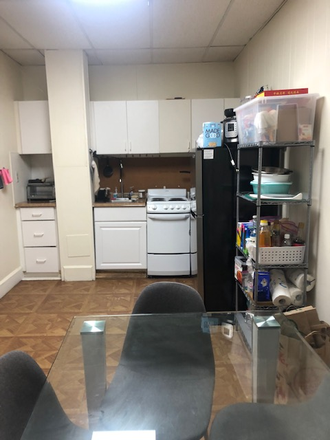 Call NOW for showings! 617-236-8550 - ABERDEEN ST - AUDUBON CIRCLE TRUE 2BR W/ LIVING ROOM AVAIL *9/1/2025* W/ H&HW INC, LNDRY ON SITE!