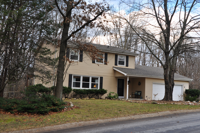 Outside View - Fully Furnished 4 Bedroom Home on Private Wooded Corner, Four Miles from ND