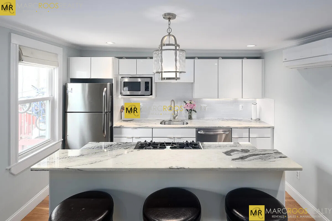 Call NOW for showings! 617-236-8600 - MARION STREET - BEAUTIFUL EAST BOSTON 1 BED W/ LAUNDRY IN THE BUILDING! *AVAIL 12/01/2025!*