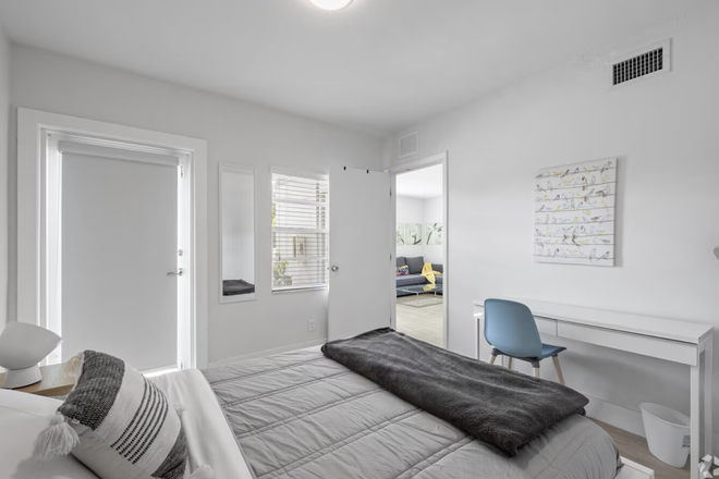 bedroom - happy livin south miami