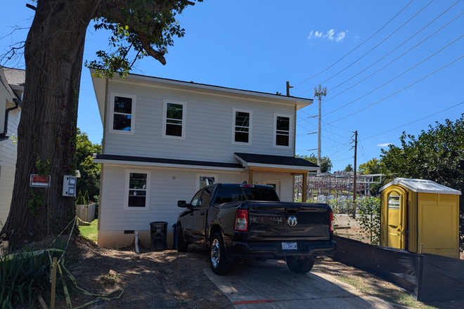 House Front, in progress - ALL NEW 5 bed 4.5 baths House Downtown Raleigh - Parking - on bus stop