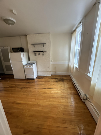 Living space - North End 2 Bed Avail. Now! Apartments