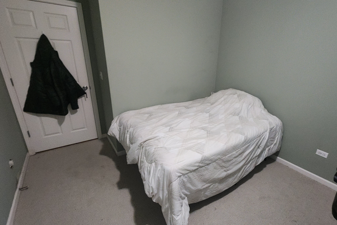 Room - Sublease your own room, 3 male roommates. Right next to the 8 bus stop and close to campus. Apartments
