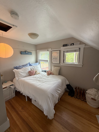 Bedroom - Beautiful House: Perfect Spot on the Hill, Free parking, Fully Furnished, Contact for photos an