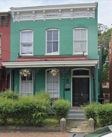 Outside Street View - 15 E Clay Street House