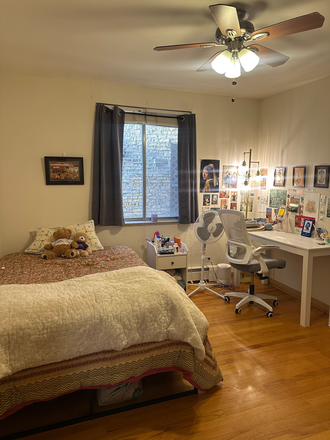 Bedroom - Summer Sublet - Large Furnished Bedroom Close to Campus (Women Only Pls!)