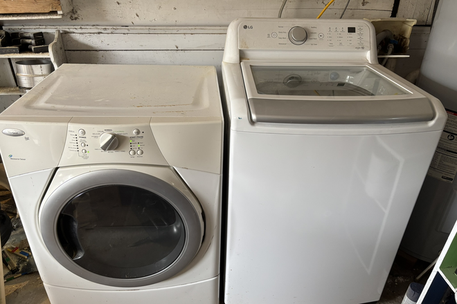 apartment dedicated laundry area - 61 Beverly Apartment