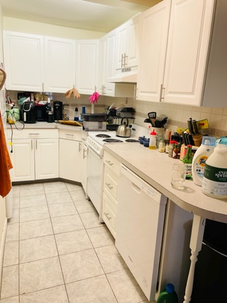 kitchen - Minutes to redline, Train, Mass Ave, HBS, heated, laundry on site Apartments
