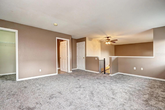 Loft - Condo 2 + 1 Bed/2ba South of Lowry