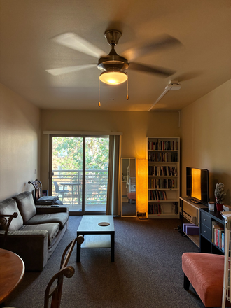 Living room - Verano Place Grad Housing Sublet (06/13-07/20, dates flexible)