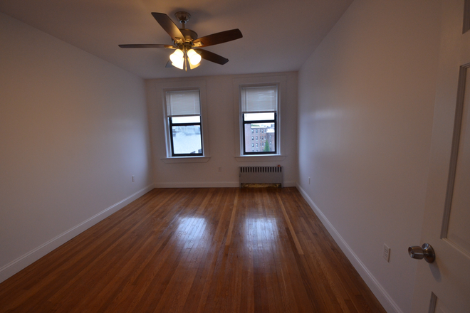 Bedroom - Comfortable Awesome 1Split (2Bed) on St Stephens Avail 9/1/26 Apartments