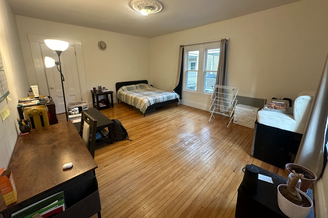 Bedroom - full desk, office chair, natural light from large window - Large Furnished Bedroom near Harvard Square - June/July Sublet