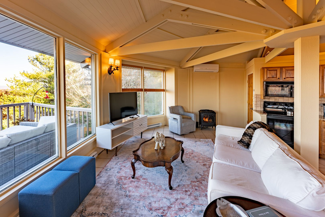 Photo - Two Bedroom with Breathtaking Views Overlooking Blue Ridge Mountains House