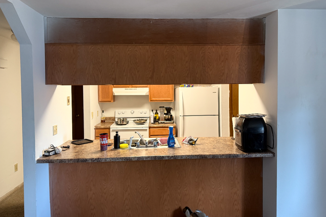 Kitchen - Apartment complex close to campus