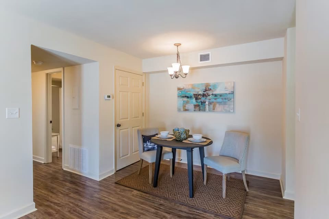 Dining area - Rev at 1903... Very spacious 2 bedroom! Looking for a female! Apartments