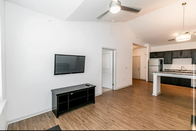 Photos taken from the 808 website. - 808 West Apartments