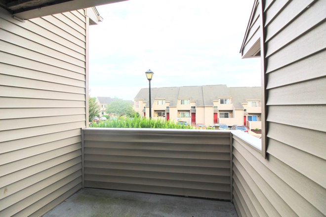 Outside - 4 bedroom/2 bathroom townhome for rent in Camden Townes!