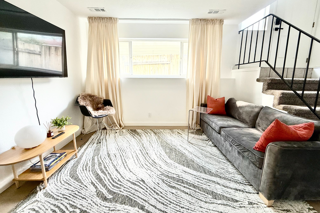 TV Room - 3BR Furnished Townhome | Near U of U & Cottonwood Canyons