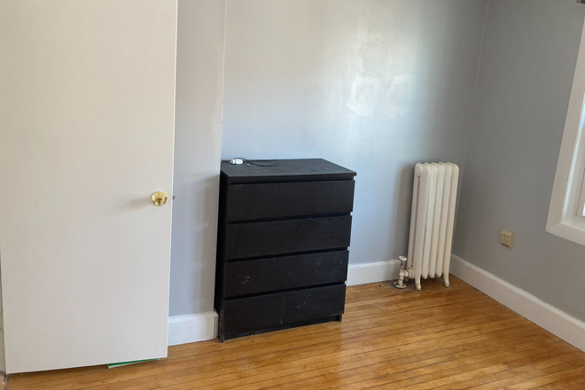 Bedroom Angle 1 (with potential dresser) - Newly Renovated Summer Sublet Duplex