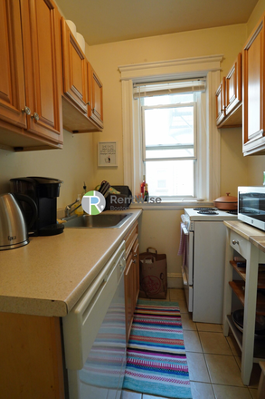 1 - AUG/SEPT 2026-Fantastic Comm Ave Studio and 1 bed apts, H/HW inc. No Broker Fee