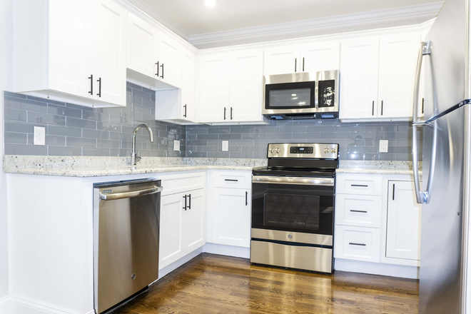 Call NOW for showings! 617-236-8550 - MORRIS ST - *NO FEE* HIGH END TOP FLR 3BR/1BA NEAR MBTA AIRPORT FOR *9/1/2026* W/ IN UNIT LNDRY, DCK Apartments