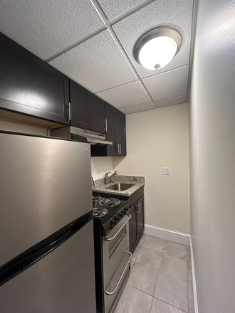 1 - AVAILABLE NOW! Sweet Studio/1 bath, Pet Friendly, close to MBTA, No Fee! Apartments