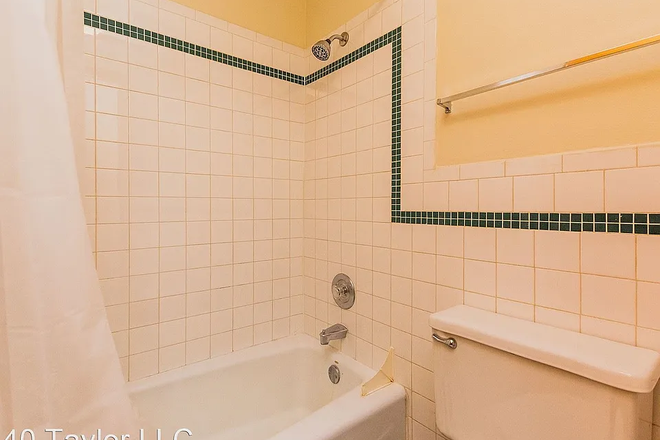 Bathroom - Apartment conveniently located between east and west campus.