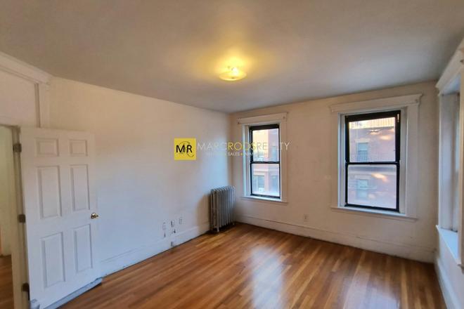 Bedroom - ALLSTON 3 BED  1.5 Bath COMM AVE AVE ASAP ***NO FEE*** Apartments