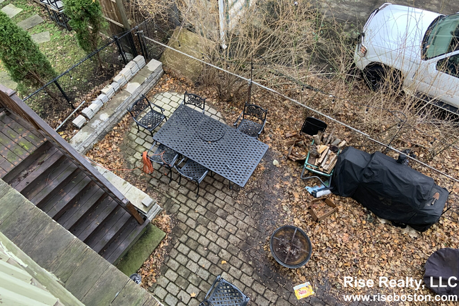 backyard patio - **4 BED/1 BATH ON HILLSIDE AVAILABLE FOR 9/1** Apartments