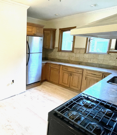 kitchen - Spacious 4 Bed / 2 Bath w/ LAUNDRY IN UNIT!! Avail. 8/1/26!! Apartments