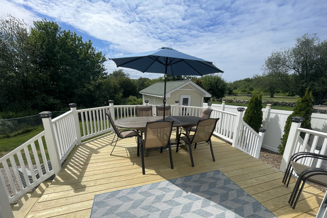 Deck - Beautiful 2 Bedroom home in Point Judith