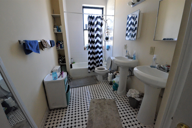 103 Hemenway St - NO Broker's Fee!! - Avail 9/1 - Great location!! GORGEOUS, BRIGHT & IMPRESSIVE HUGE 3 Bed Split (4 Apartments