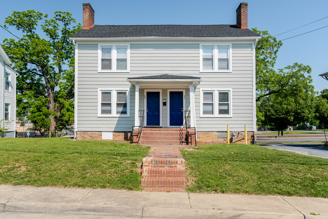 Exterior - Front Entrance - Your Own Space Near Campus – 4BR/2BA Updated Downtown House!