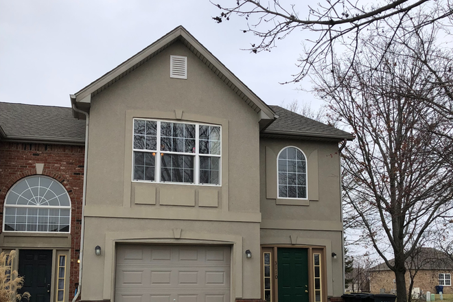 Front of house - Looking for 1-2 Roommates