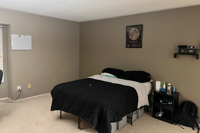 bedroom - sycamore canyon apartments