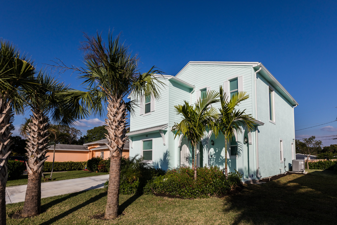 Exterior of Home - Studio in Delray Close to Beach - Furnished, Utilities Included