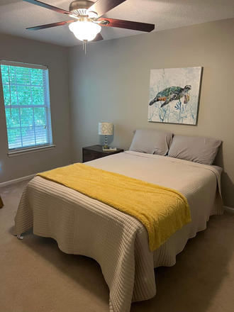 Bedroom - Room for rent in quiet neighborhood House